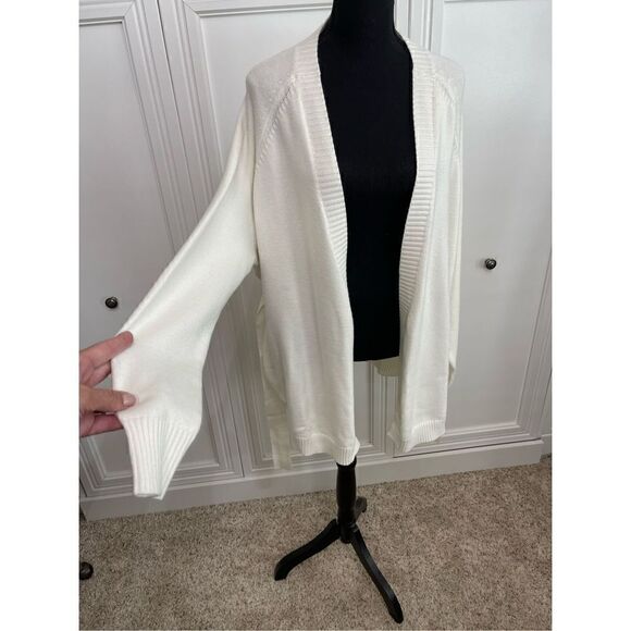 White Cream Cardigan Size XS-L - Picture 3 of 8